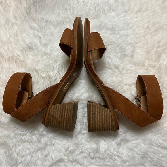 Gianni Bini Block Heel Sandals Ankle Strap in Brown Size 6.5 - Picture 4 of 8